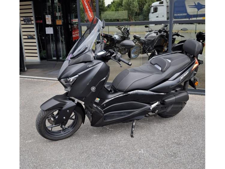 YAMAHA XMAX 125