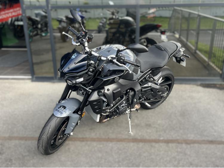 YAMAHA MT-10
