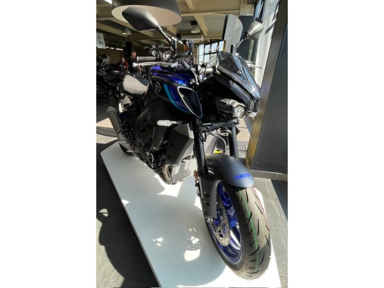 YAMAHA MT-10