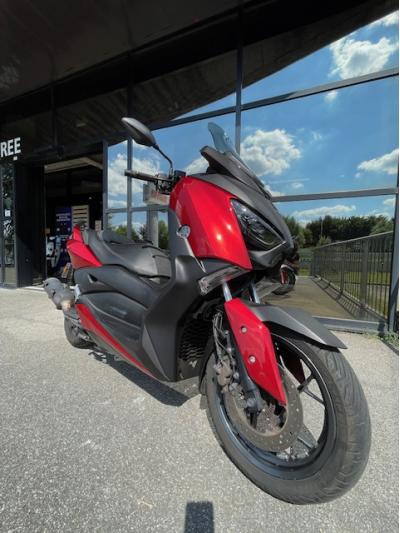 YAMAHA XMAX 125